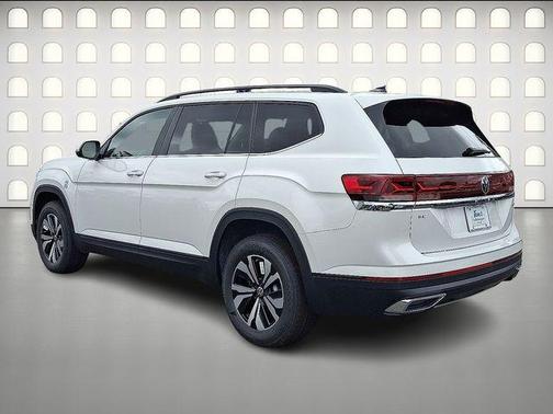 Opal White Pearl 2026 Volkswagen Atlas 2.0T SE