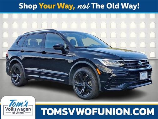 2024 Volkswagen Tiguan 2.0T SE R-Line Black