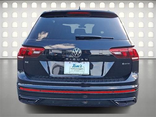 2024 Volkswagen Tiguan 2.0T SE R-Line Black