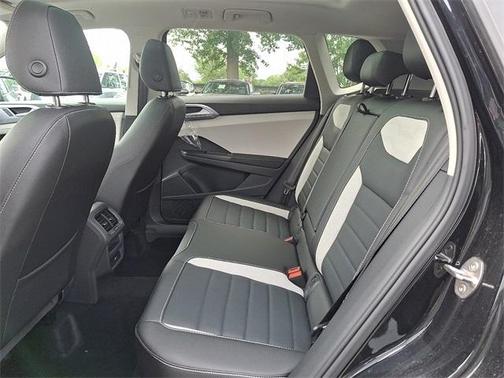 2025 Volkswagen Taos 1.5T SEL