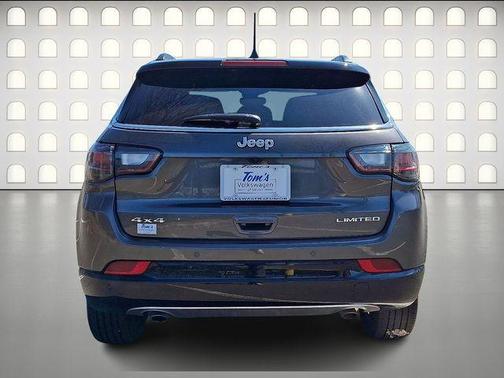 Granite Crystal Clearcoat Metallic 2023 Jeep Compass Limited