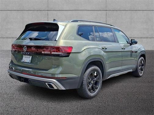 2025 Volkswagen Atlas 2.0T Peak Edition