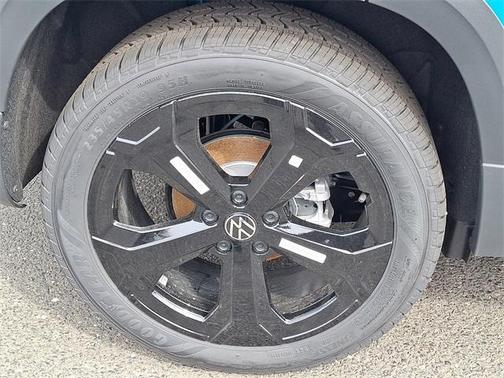 2025 Volkswagen Taos 1.5T SEL