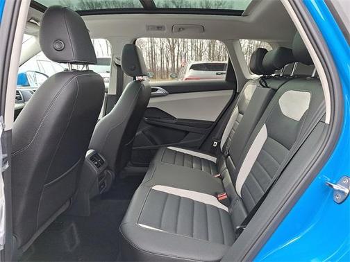 2025 Volkswagen Taos 1.5T SEL