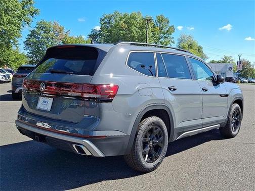 2025 Volkswagen Atlas 2.0T Peak Edition