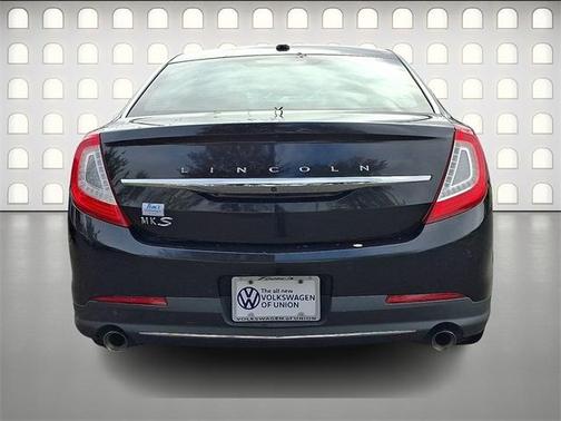 2015 Lincoln MKS Base