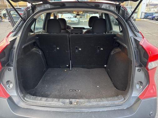 2020 Nissan Kicks SV