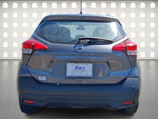 Gun Metallic 2020 Nissan Kicks SV