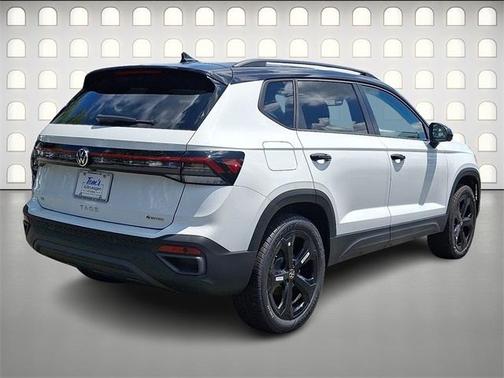 2025 Volkswagen Taos 1.5T SE Black