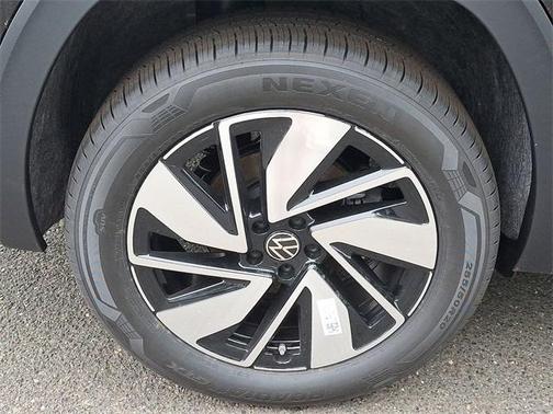2025 Volkswagen Atlas 2.0T SE