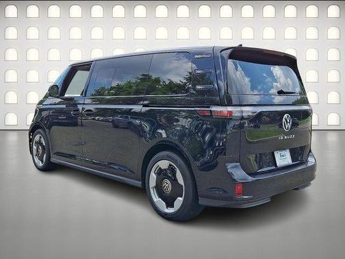 Deep Black Pearl Effect 2025 Volkswagen ID. Buzz Pro S