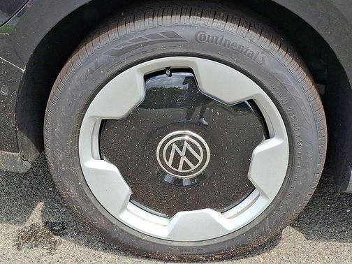 Deep Black Pearl Effect 2025 Volkswagen ID. Buzz Pro S