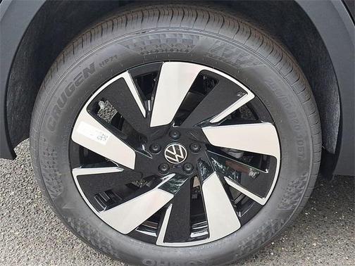 2025 Volkswagen Atlas Cross Sport 2.0T SEL