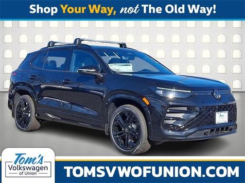 2026 Volkswagen Tiguan 2.0T SE R-Line Black