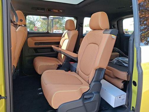 Pomelo Yellow Metallic - Candy White 2025 Volkswagen ID. Buzz Pro S Plus