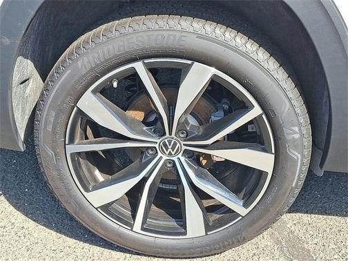 2025 Volkswagen Atlas 2.0T SEL Premium R-Line