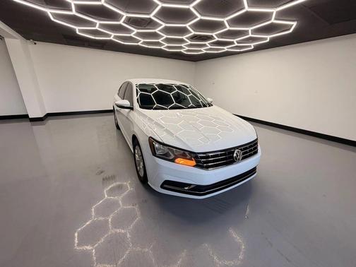 2017 Volkswagen Passat 1.8T S
