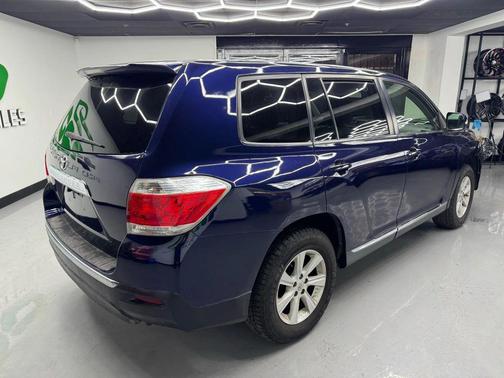 2013 Toyota Highlander Base