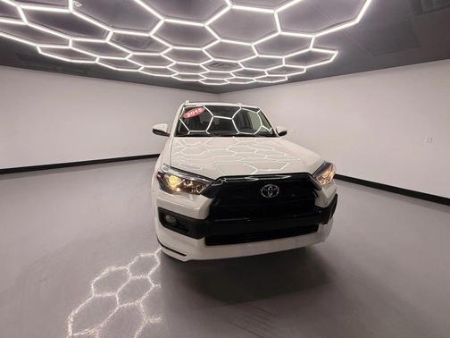 2015 Toyota 4Runner SR5 Sport Utility 4D