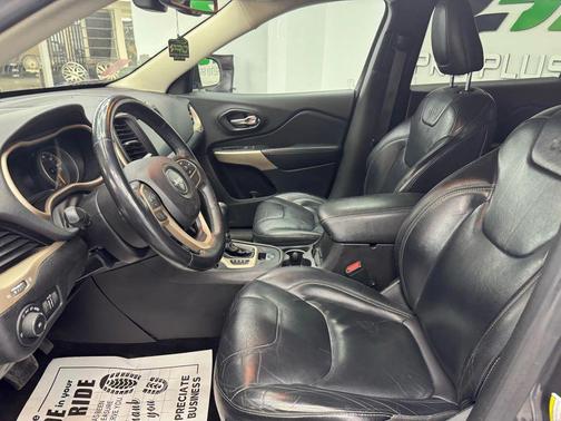 2017 Jeep Cherokee Sport