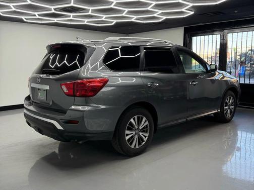 2019 Nissan Pathfinder SV