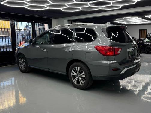 2019 Nissan Pathfinder SV