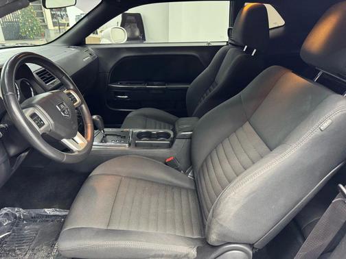 2013 Dodge Challenger SXT