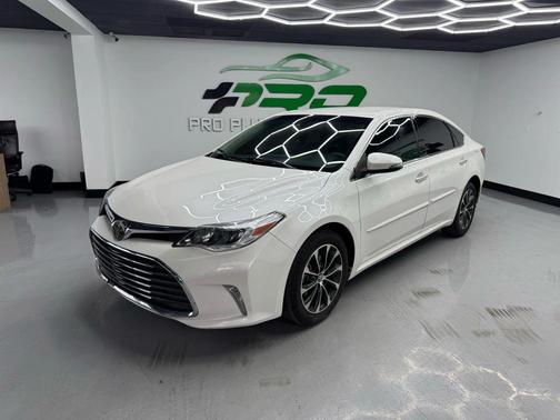 2018 Toyota Avalon XLE