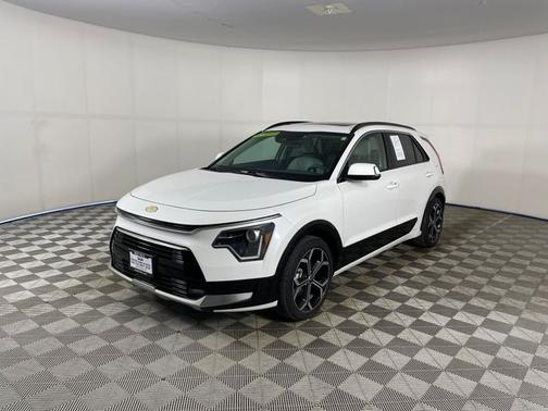 Snow White Pearl 2023 Kia Niro EX Touring
