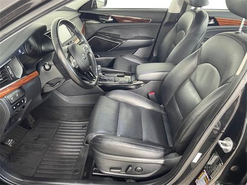 2017 Kia Cadenza Premium