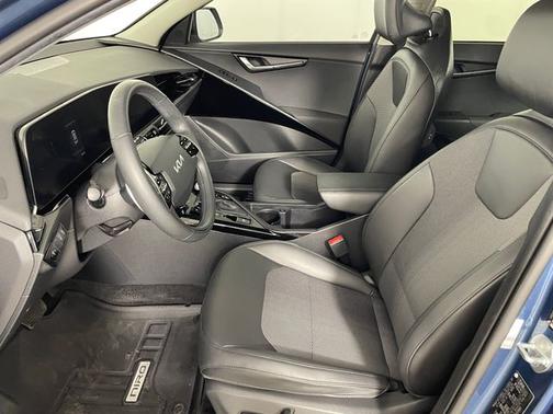 Mineral Blue 2023 Kia Niro EX