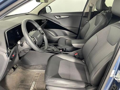 Mineral Blue 2023 Kia Niro EX