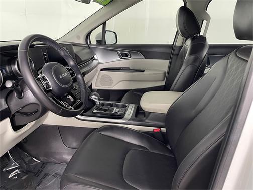 2023 Kia Carnival LX