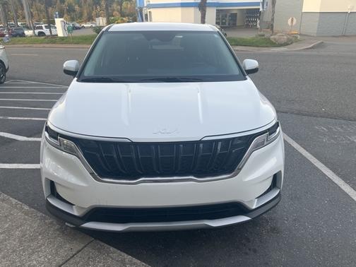 2023 Kia Carnival LX