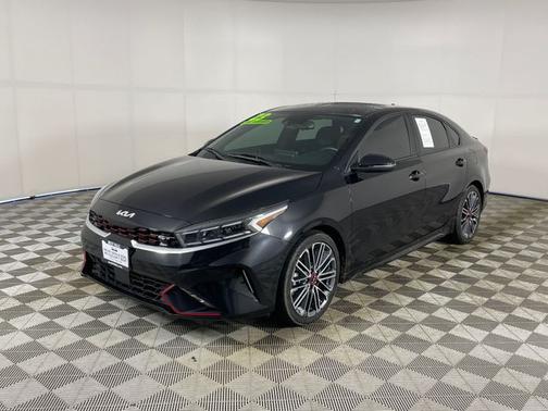 Aurora Black Pearl 2023 Kia Forte GT