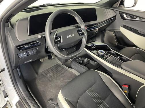 Snow White Pearl 2023 Kia EV6 GT-Line