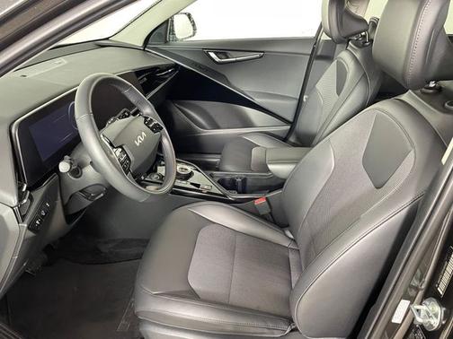 Graphite Gray 2023 Kia Niro EV Wind
