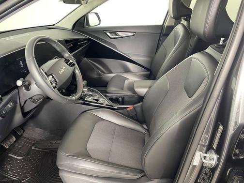 Graphite Gray 2024 Kia Niro EX
