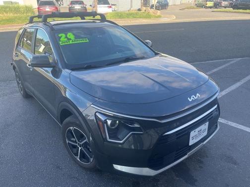 Graphite Gray 2024 Kia Niro EX