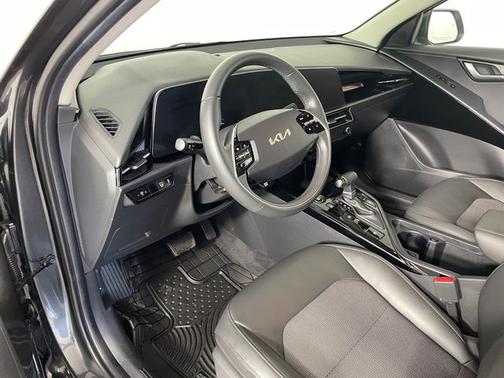 Graphite Gray 2024 Kia Niro EX