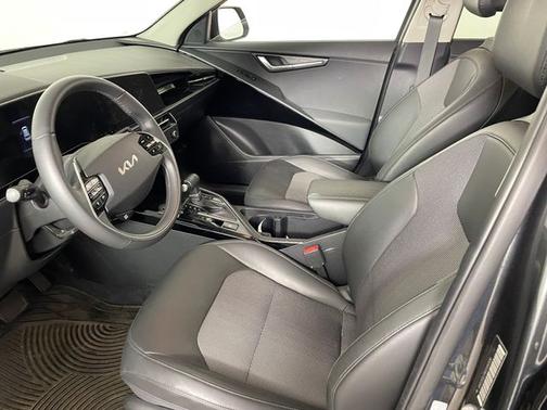 Graphite Gray 2024 Kia Niro EX