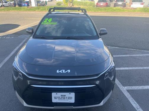 Graphite Gray 2024 Kia Niro EX