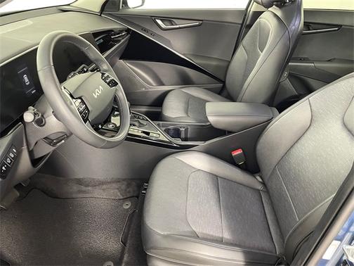 2023 Kia Niro SX