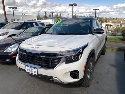 Clear White/Black Roof 2024 Kia Seltos S