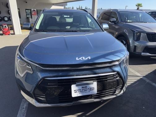 2024 Kia Niro SX