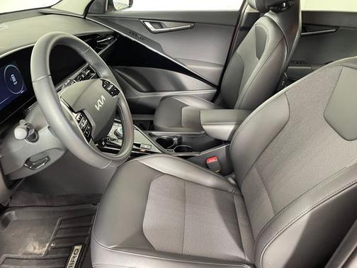 Runway Red 2025 Kia Niro EV Wind