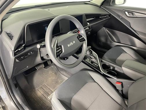 2025 Kia Niro LX