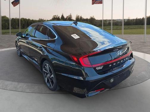 Phantom Black 2021 Hyundai SONATA SEL Plus
