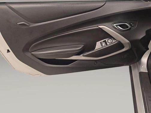 Silver Ice Metallic 2019 Chevrolet Camaro 1LT