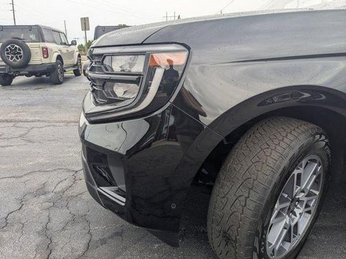 Black Metallic 2025 Ford Expedition Max Active
